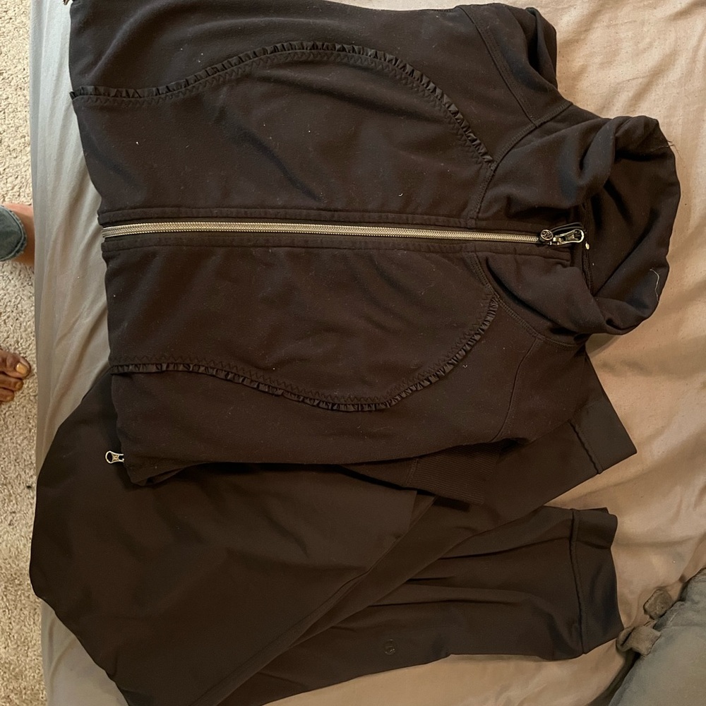 Luluelemon tracksuit set